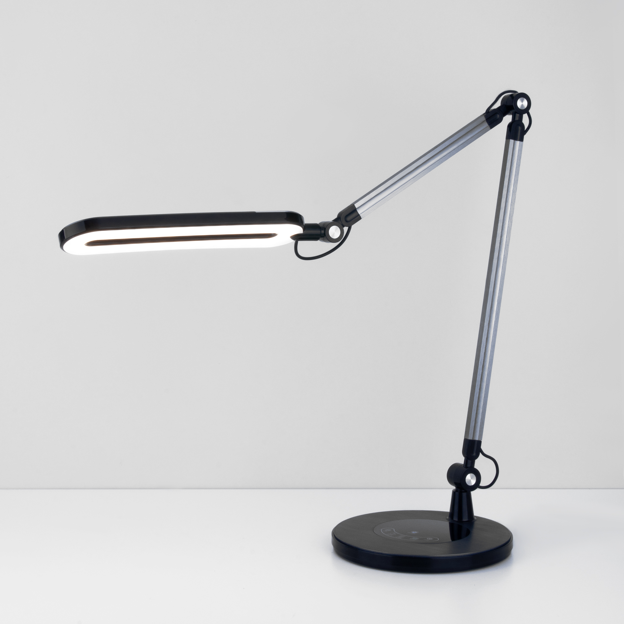 L’art de l’éclairage : voici la lampe de table « graphite » pour votre intérieur exquis !